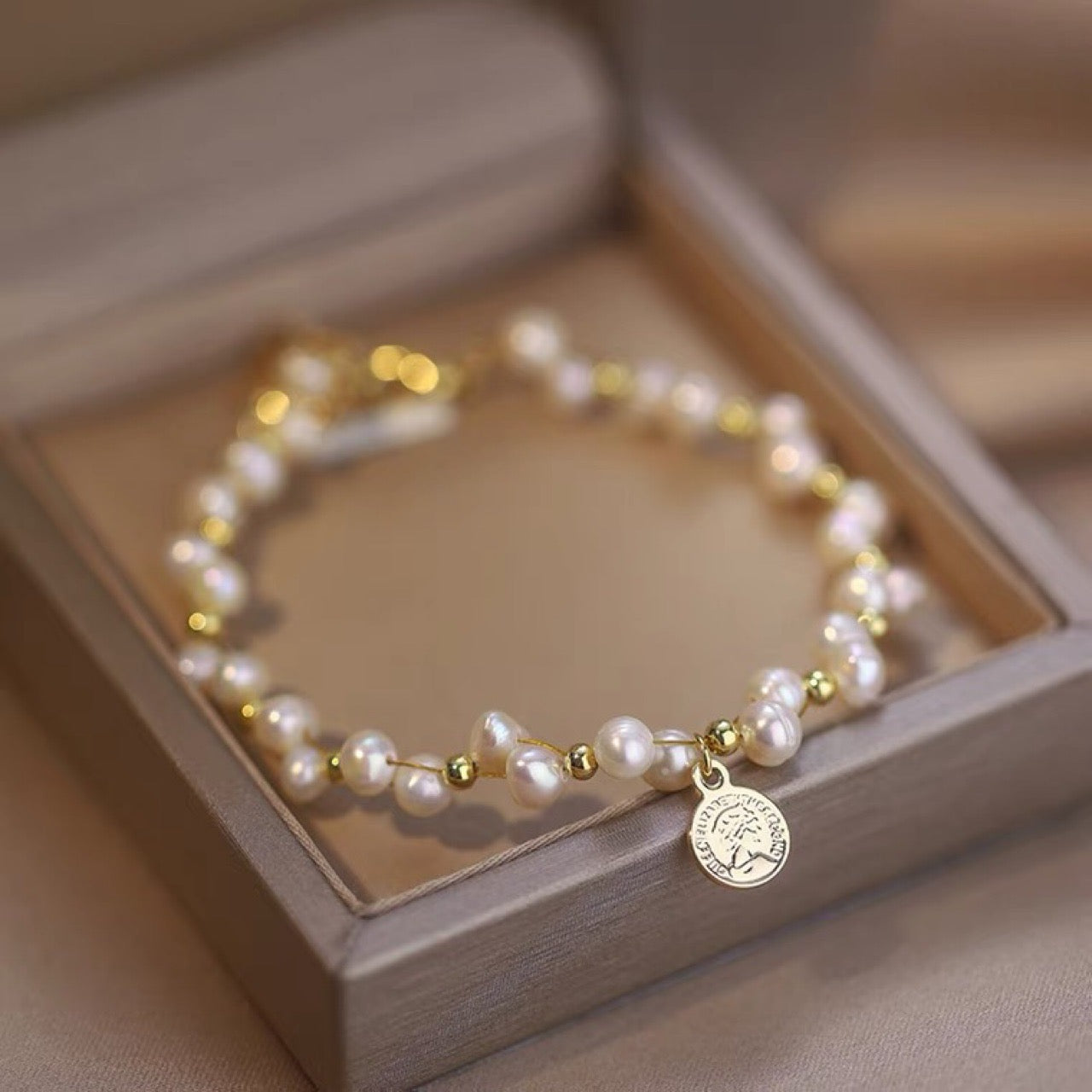 Spiral design | Natural Freshwater pearls Bracelet
