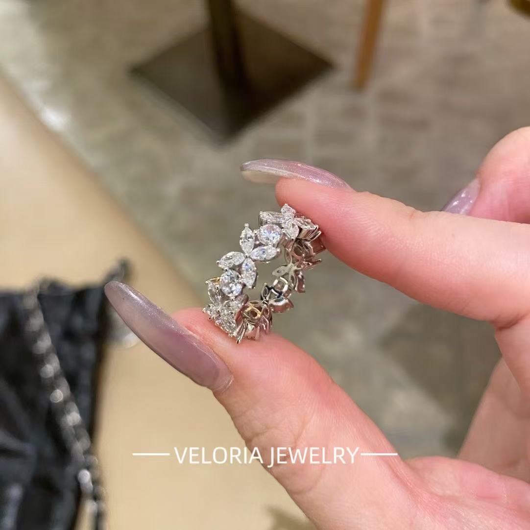 Elegance | Four Leaf Clover Horse Eye Diamond Ring