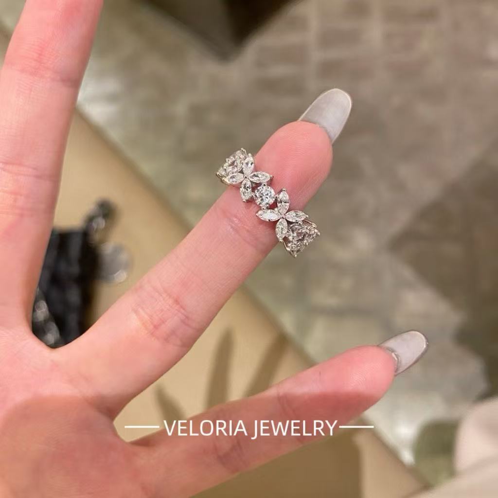 Elegance | Four Leaf Clover Horse Eye Diamond Ring