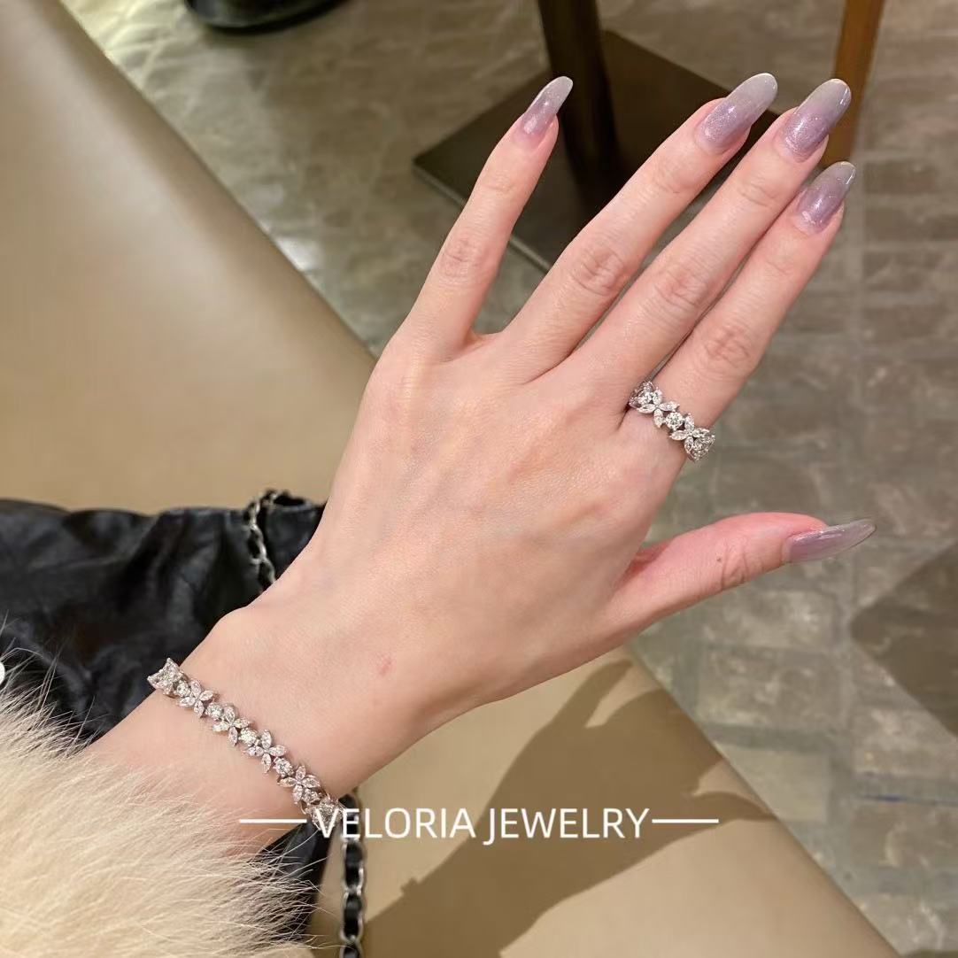 Elegance | Four Leaf Clover Horse Eye Diamond Ring