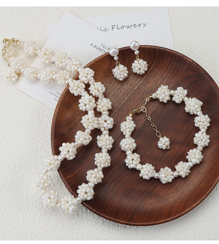 Pearl Flower | Handmade Natural Freshwater Pearls Necklaces, Bracelets and Earrings