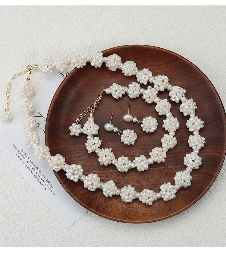 Pearl Flower | Handmade Natural Freshwater Pearls Necklaces, Bracelets and Earrings