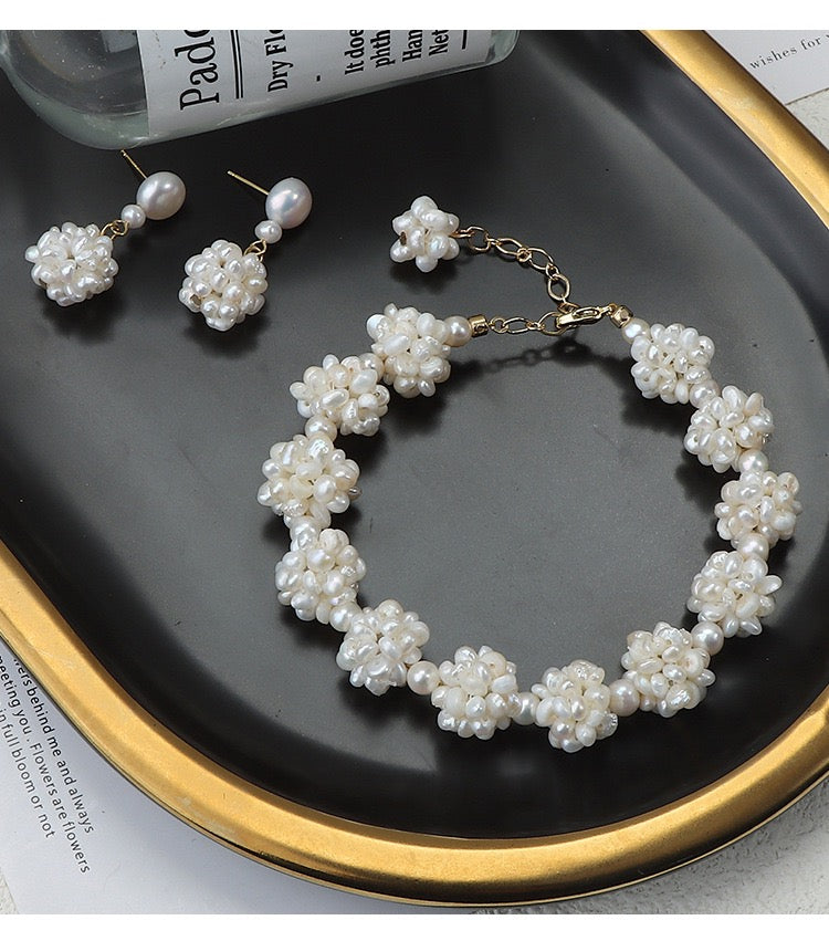 Pearl Flower | Handmade Natural Freshwater Pearls Necklaces, Bracelets and Earrings