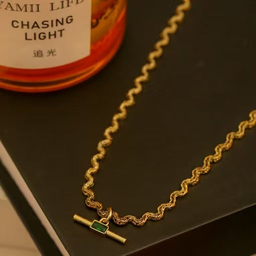 Vintage | Emerald zircon curved chain Necklaces