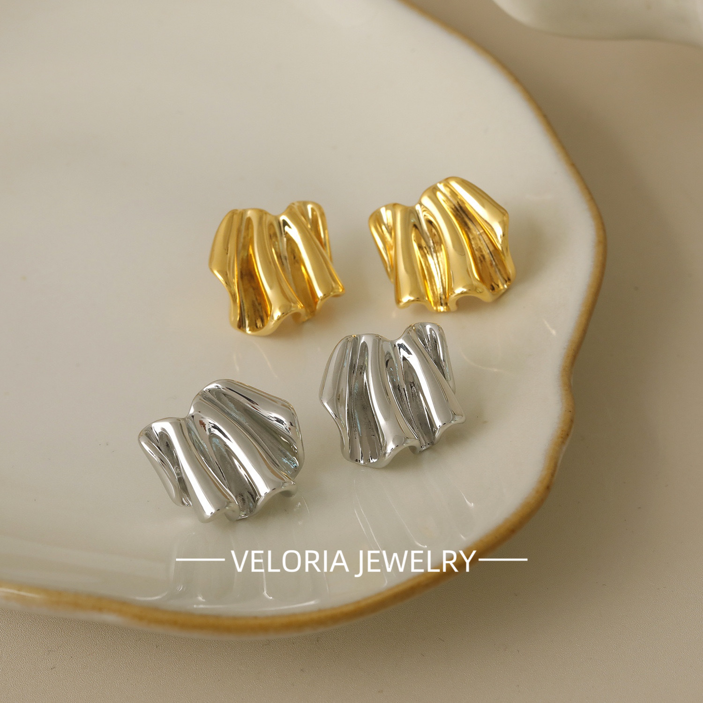 Metal Style | 18K-gold Metal Wave Earrings