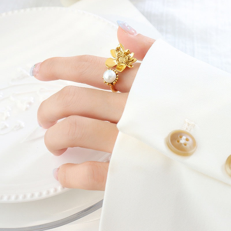 Romance | Romance Flower Adjustable Ring