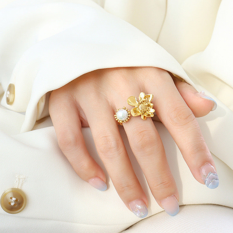 Romance | Romance Flower Adjustable Ring