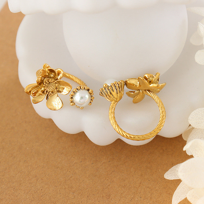 Romance | Romance Flower Adjustable Ring