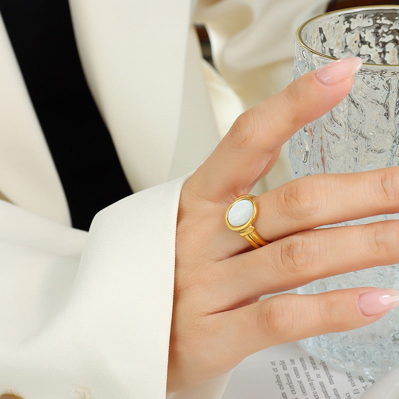 Simple | 18K-Gold White Sea Shell Adjustable Ring