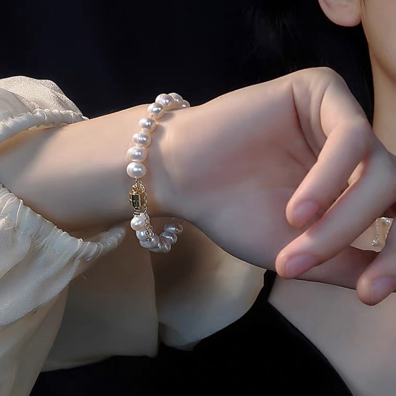 Elegant | Natural Freshwater Pearls Magnetic clasp Bracelet