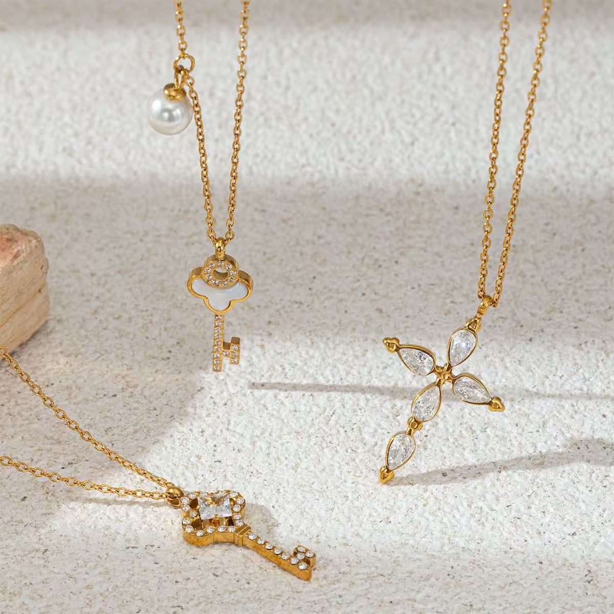 Fashion| 14K Zircon Cross key necklace Necklaces