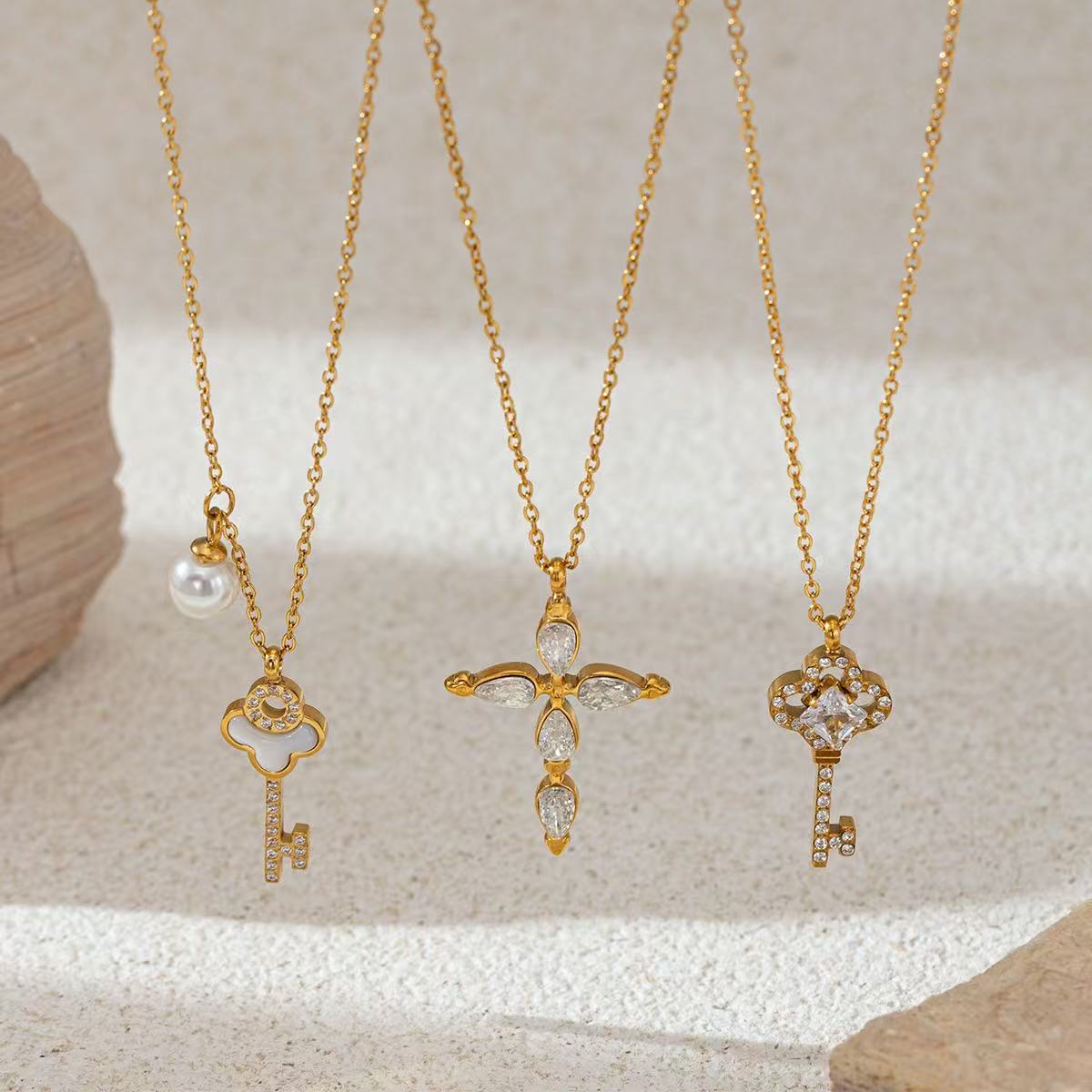 Fashion| 14K Zircon Cross key necklace Necklaces