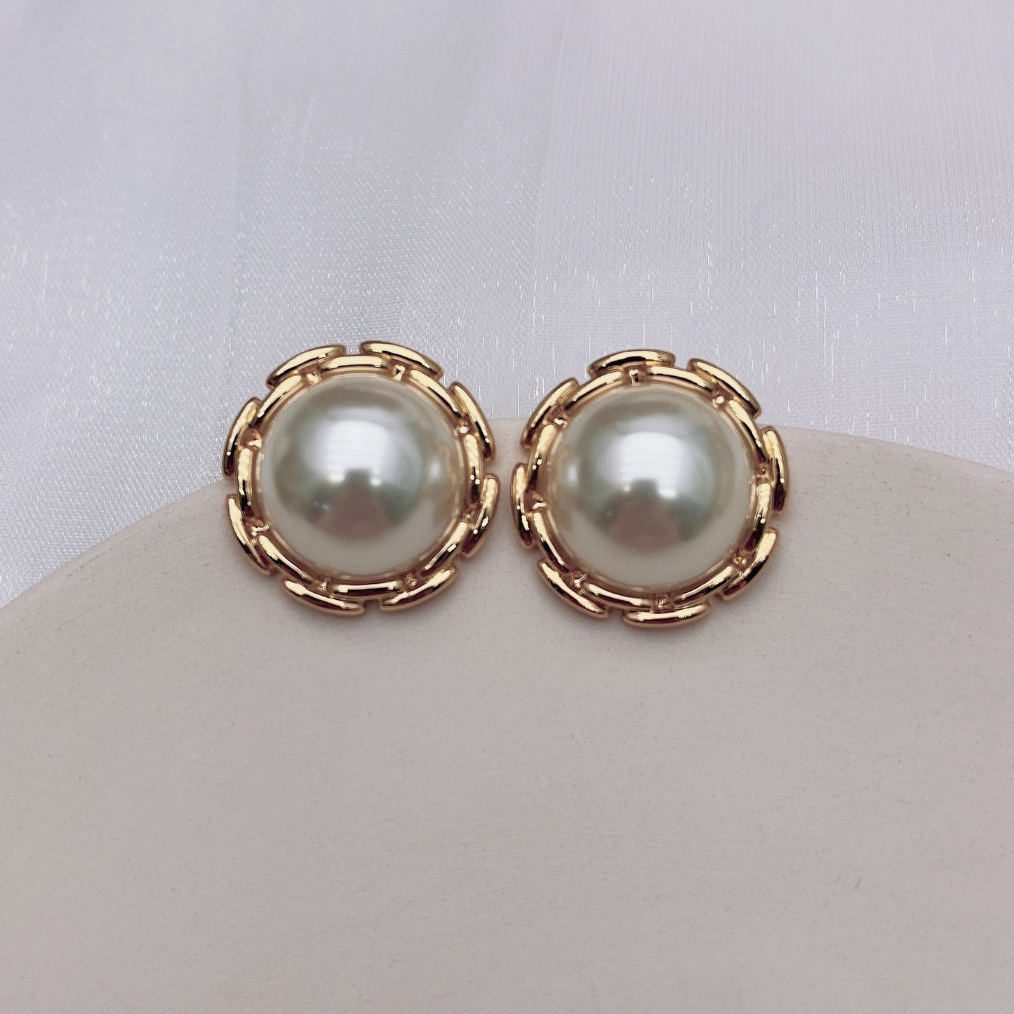 Retro |  925 silver needle large pear French metal round stud earrings