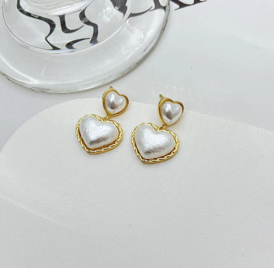 Retro |  925 silver needl pearl love earrings